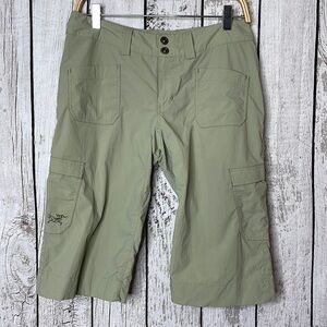 Arc’Teryx Hike short size 8.​​